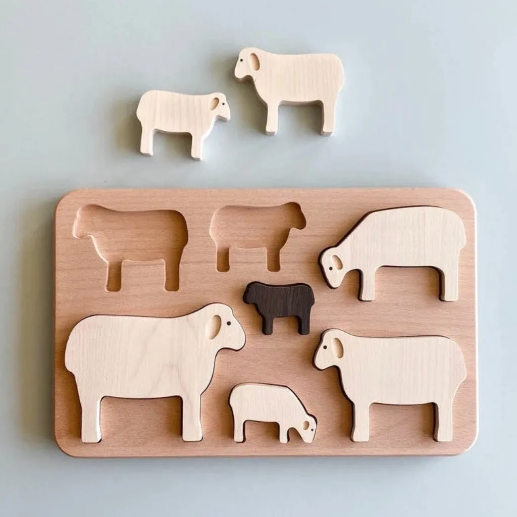 Bajo Beeest Wooden Sheep Sorter