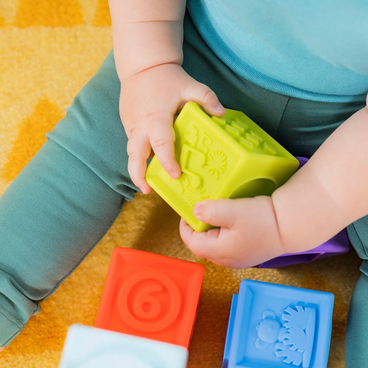 Bright Starts KaledioCubes™ 9 Stack & Squeeze Blocks