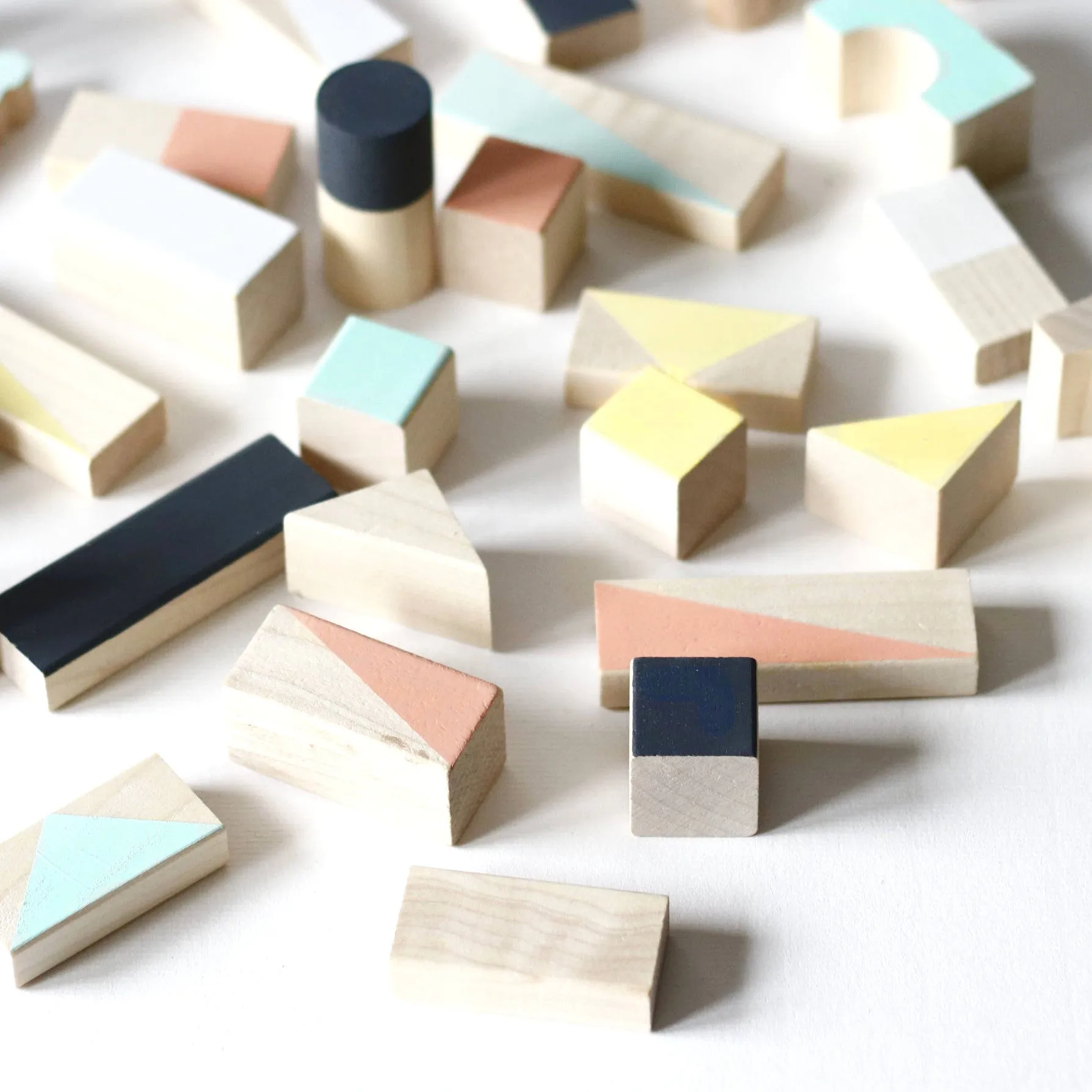Wooden building blocks - Mixed colours